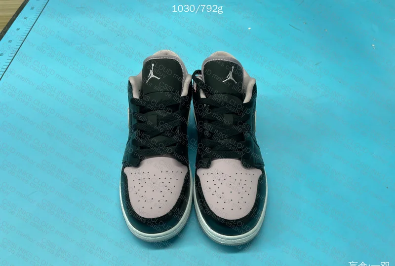 Jordan 1 Low SE Black Iced Lilac (GS) - Blind Box