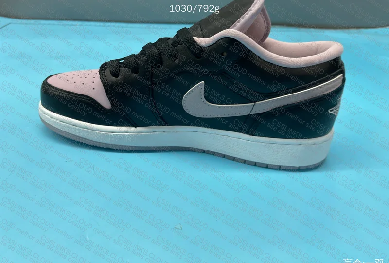 Jordan 1 Low SE Black Iced Lilac (GS) - Blind Box 2
