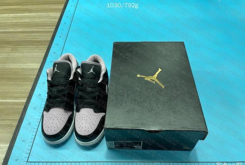 Jordan 1 Low SE Black Iced Lilac (GS) - Blind Box 7