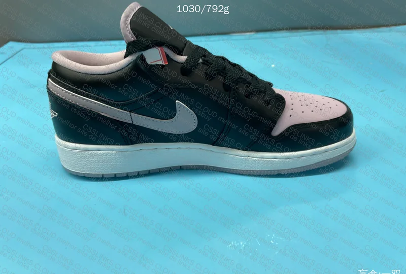 Jordan 1 Low SE Black Iced Lilac (GS) - Blind Box 9