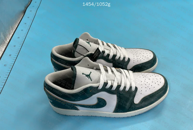 Jordan 1 Low SE Oxidized Green
