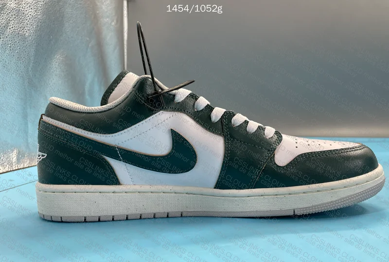 Jordan 1 Low SE Oxidized Green 5