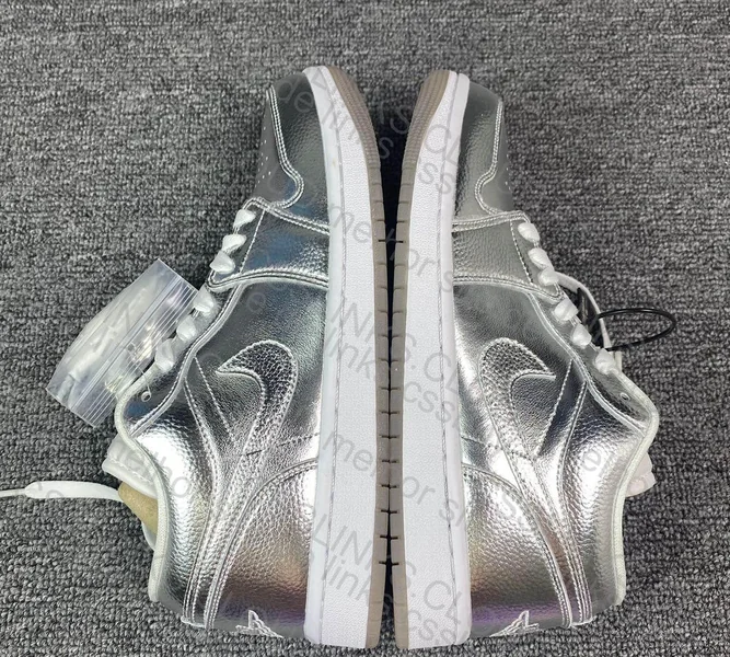 jordan 1 low silver 4