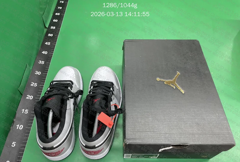 Jordan 1 low smoke grey