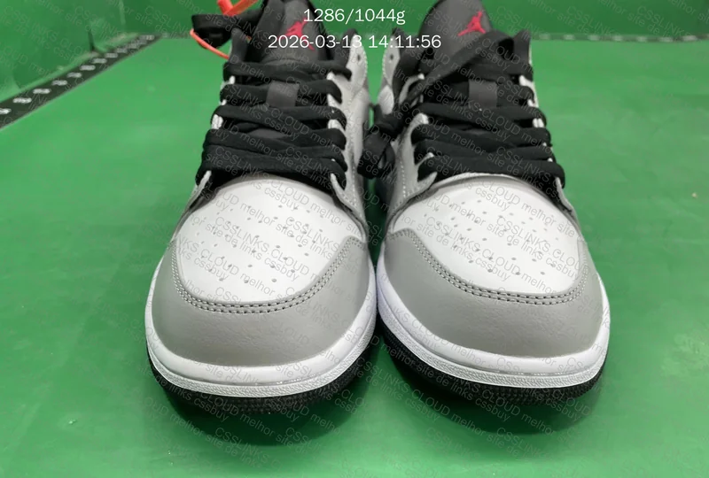 Jordan 1 low smoke grey 4