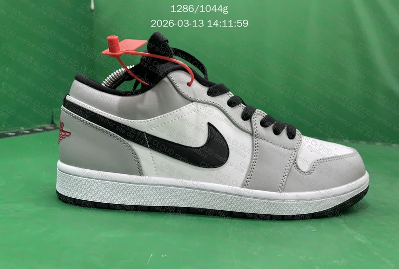Jordan 1 low smoke grey 6