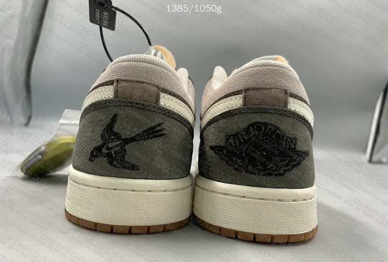 Jordan 1 Low SNKRS Day Korea Magpie 5