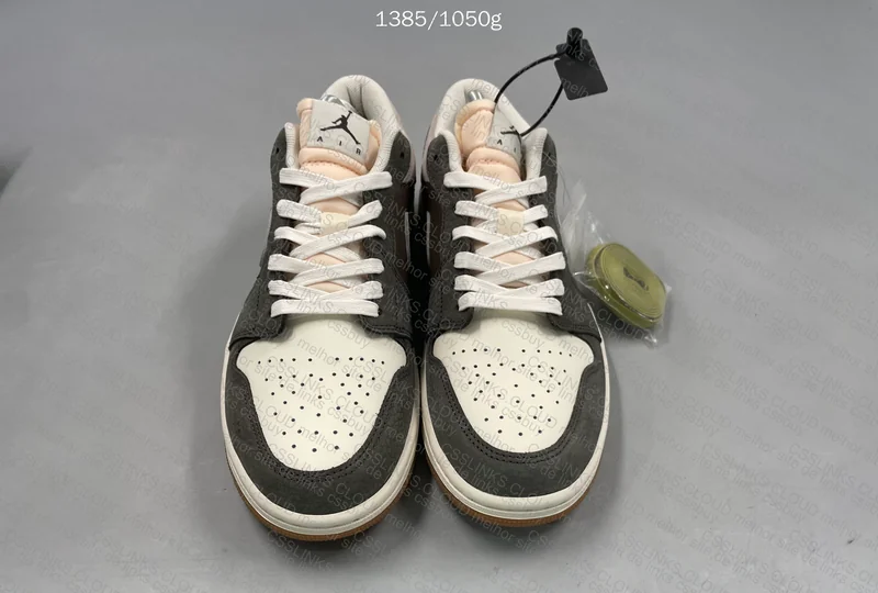 Jordan 1 Low SNKRS Day Korea Magpie 7