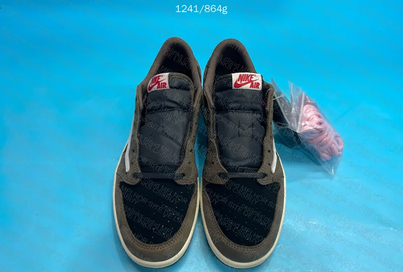 Jordan 1 Low Travis 4