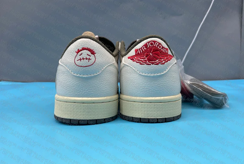 Jordan 1 Low Travis 3