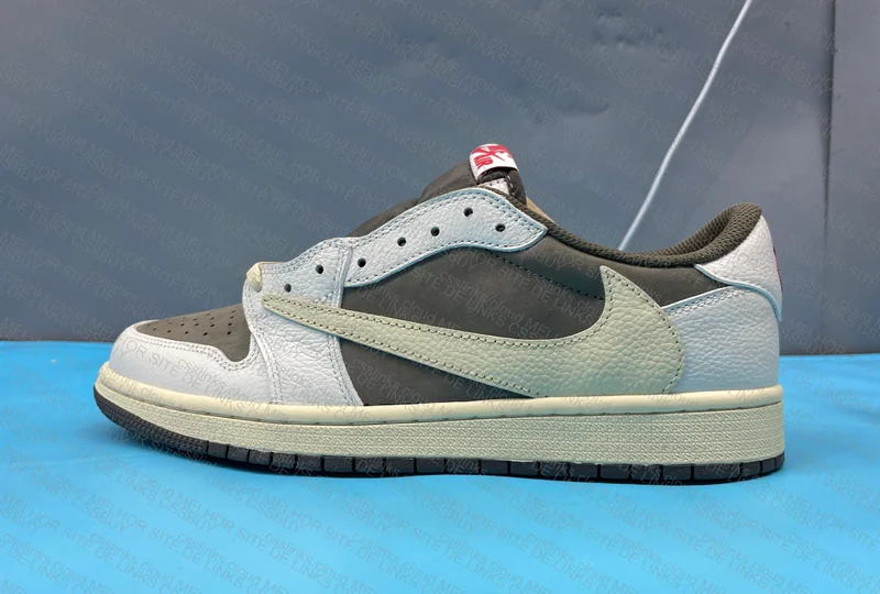 Jordan 1 Low Travis 4