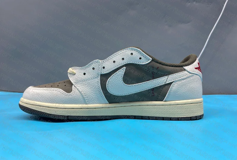 Jordan 1 Low Travis 7