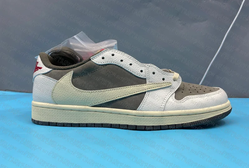 Jordan 1 Low Travis 8