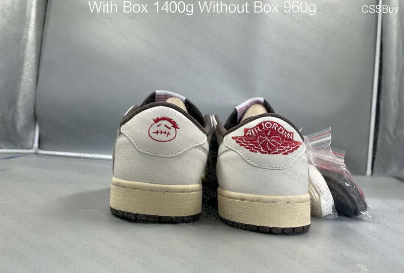 Jordan 1 low /TRAVIS REVERSE MOCHA
