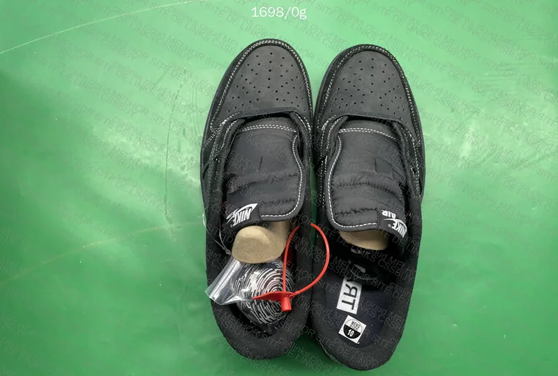 Jordan 1 Low Travis Scott Black Phantom 3