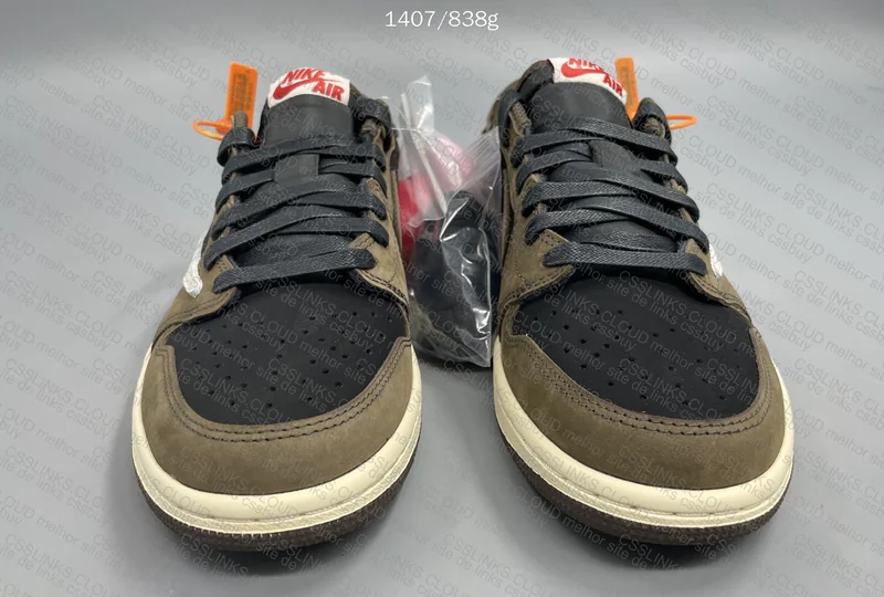 Jordan 1 low travis scott dark mocha 2