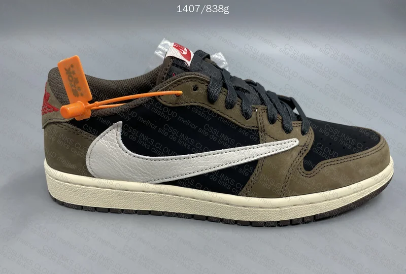 Jordan 1 low travis scott dark mocha 4