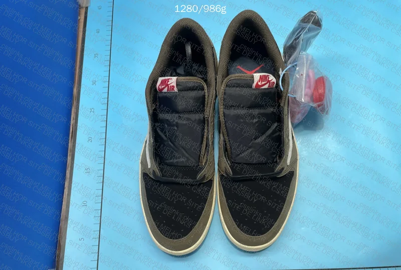 Jordan 1 Low Travis Scott Reverse Mocha 110¥ 2