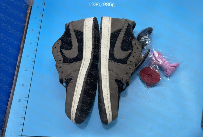 Jordan 1 Low Travis Scott Reverse Mocha 110¥ 3