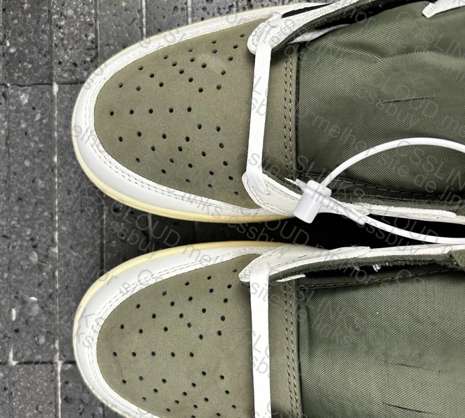 Jordan 1 Low Travis Scott Medium Olive 4
