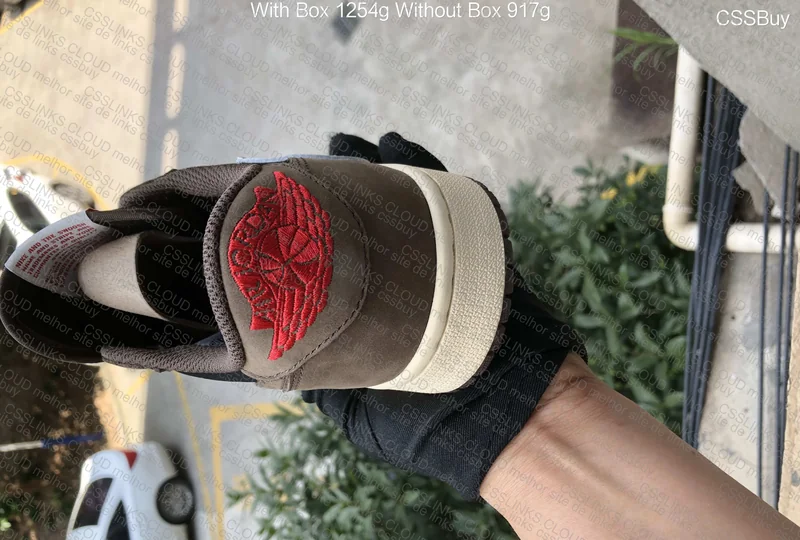Jordan 1 low travis scott mocha