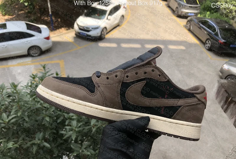 Jordan 1 low travis scott mocha 2