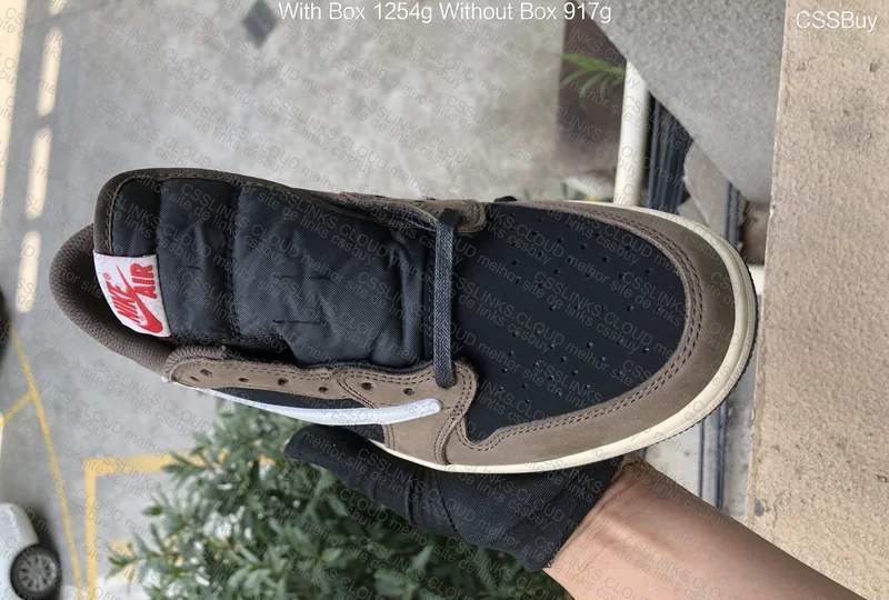 Jordan 1 low travis scott mocha 3