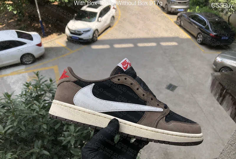 Jordan 1 low travis scott mocha 4