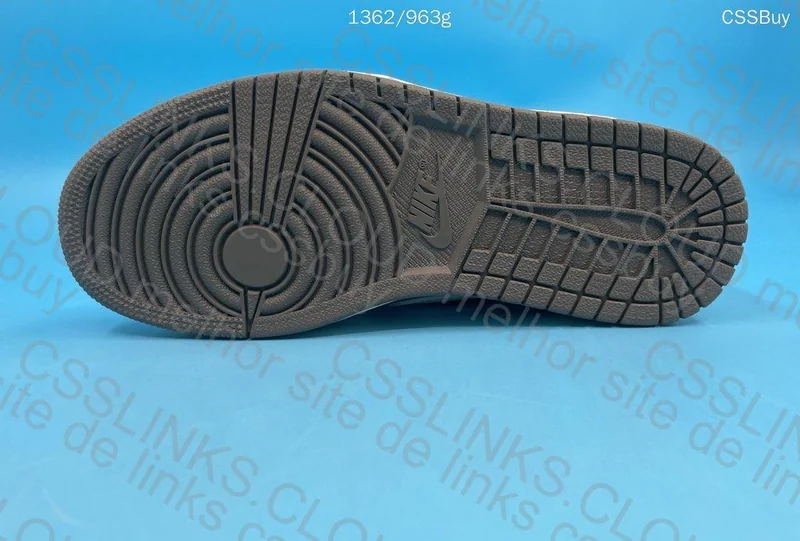 Jordan 1 low Travis Scott Reverse Mocha (GL?) 7