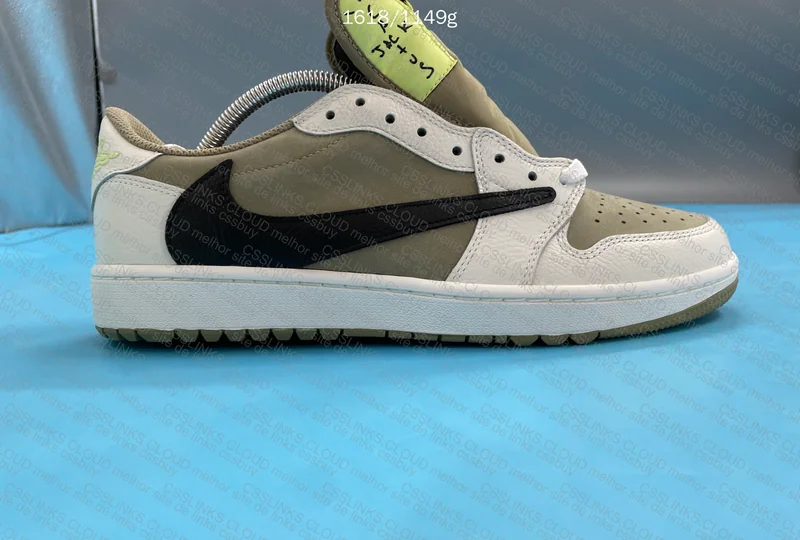 Jordan 1 low TravisScott Golf 4