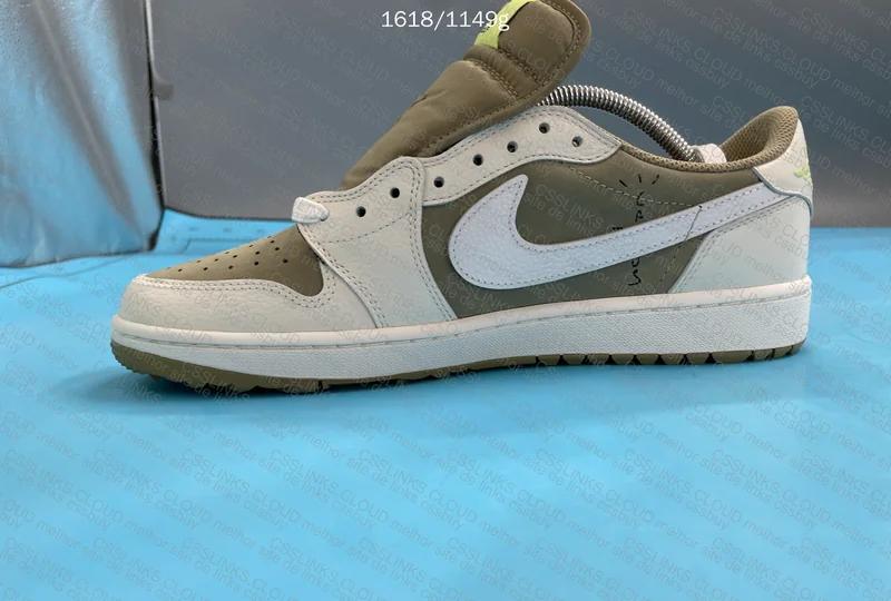 Jordan 1 low TravisScott Golf 6