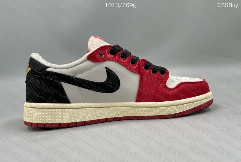 Jordan 1 Low Trophy Room 5