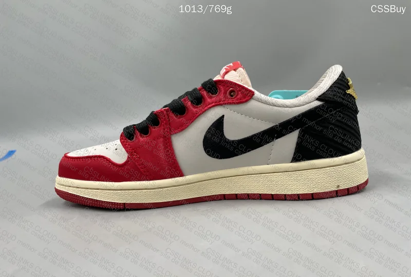 Jordan 1 Low Trophy Room 7