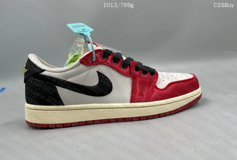 Jordan 1 Low Trophy Room 8