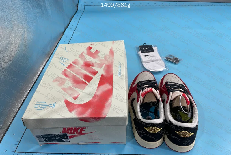 Jordan 1 low trophy room 6