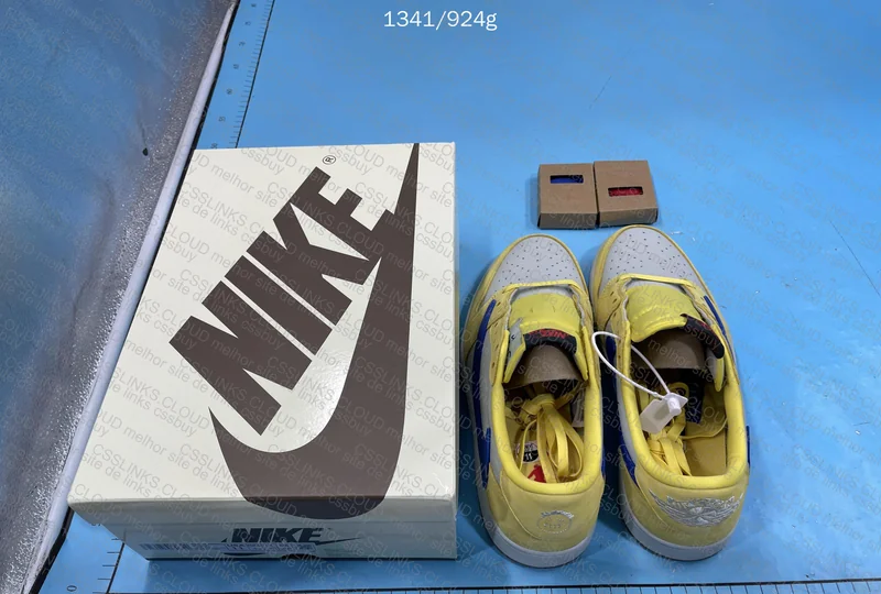 Jordan 1 low ts Canary 8