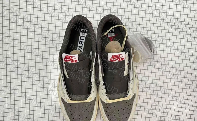 Jordan 1 Low TS Reverse Mocha 2