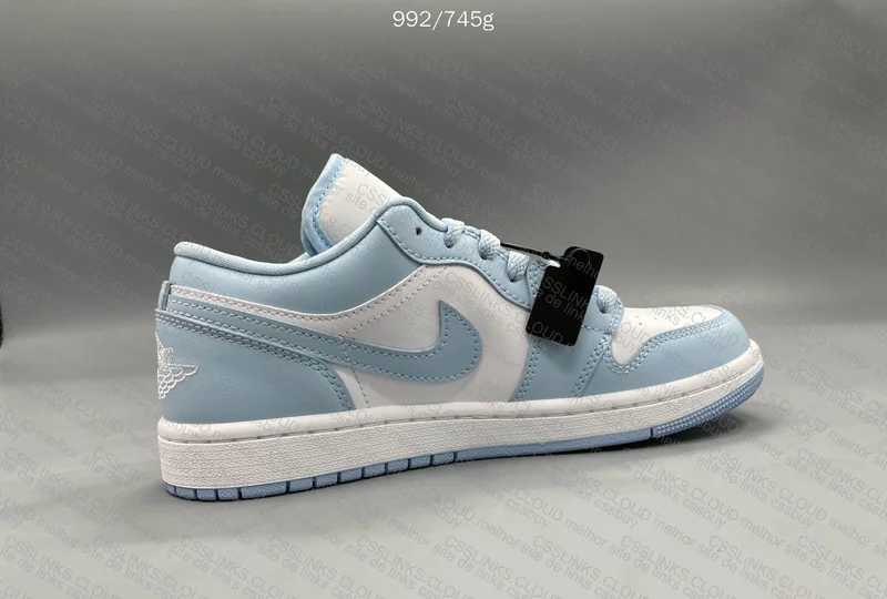 Jordan 1 Low University Blue 4