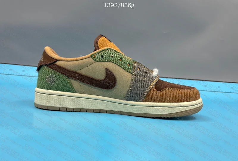 Jordan 1 Low Voodoo 8