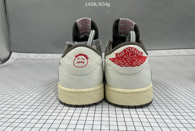 Jordan 1 Low x Travis Scott Reverse Mocha 3