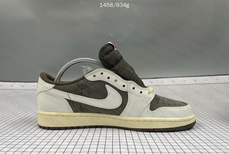 Jordan 1 Low x Travis Scott Reverse Mocha 7