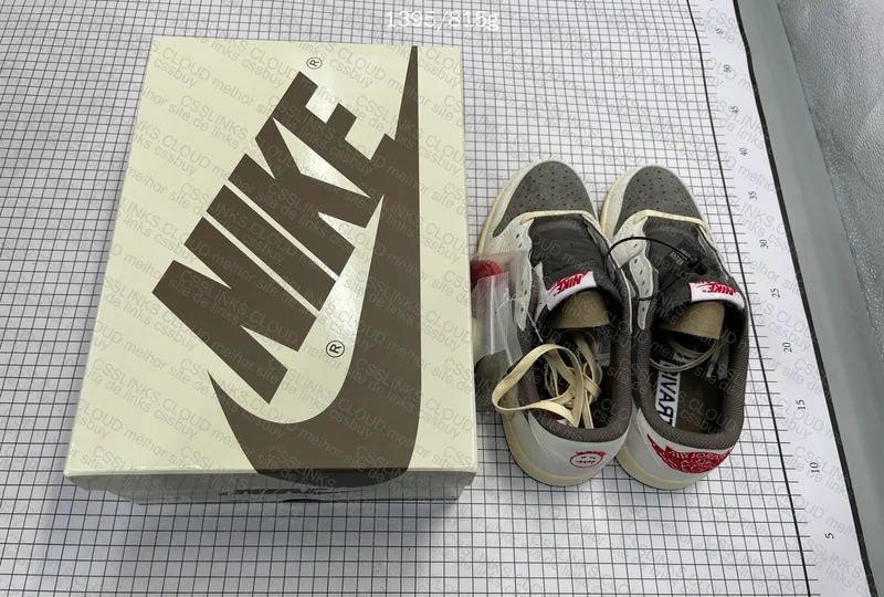 Jordan 1 Low x Travis Scott Reverse Mocha 3