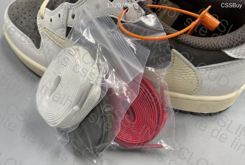 Jordan 1 Low X Travis Scott Reverse Mocha ZOK