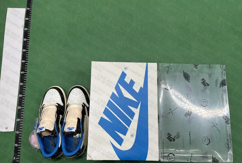 Jordan 1 Low X Travis Scott X Fragment
