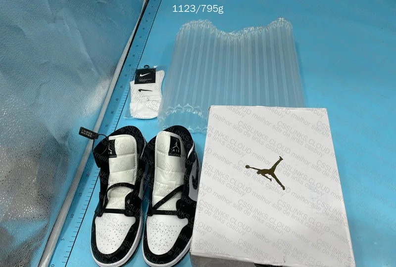 Jordan 1 Mid 10
