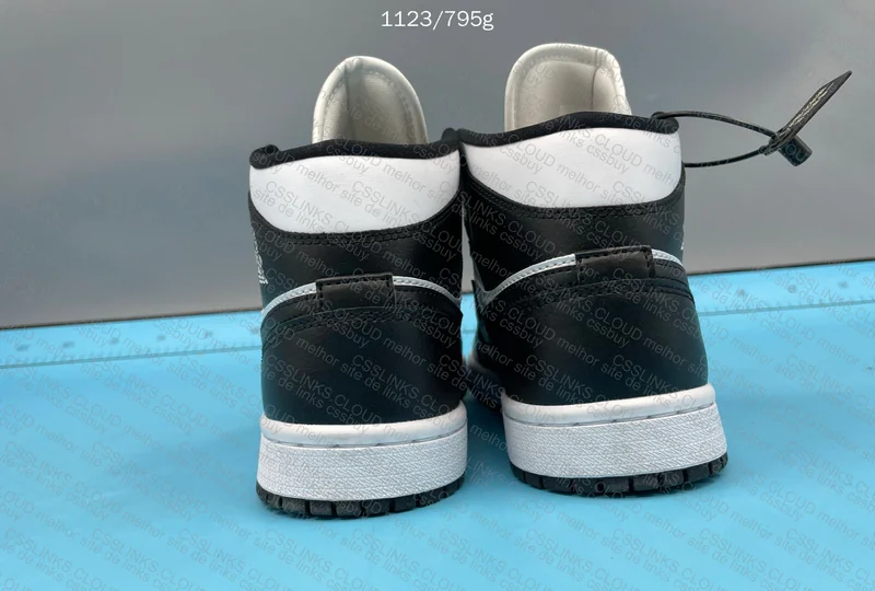 Jordan 1 Mid 5