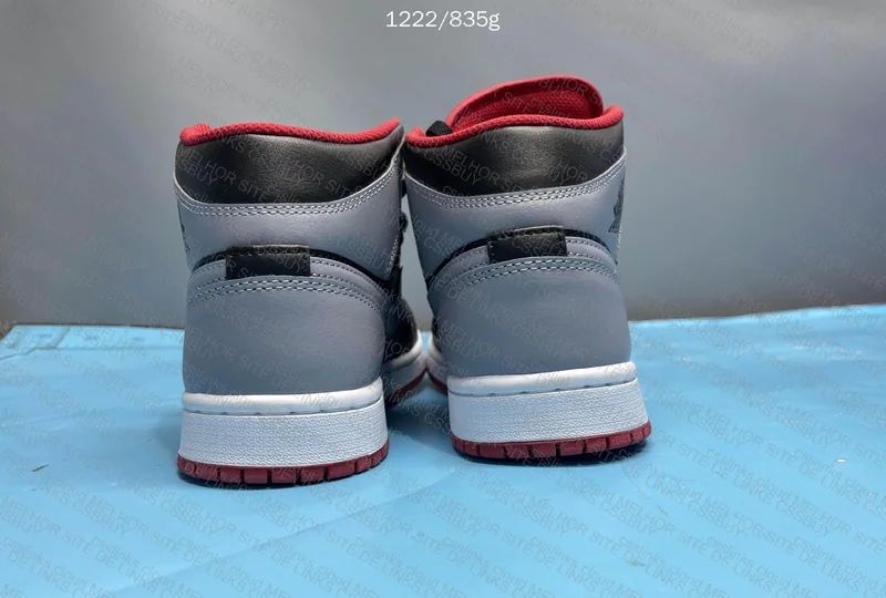 Jordan 1 Mid 2