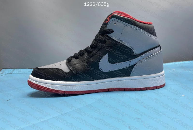 Jordan 1 Mid 3