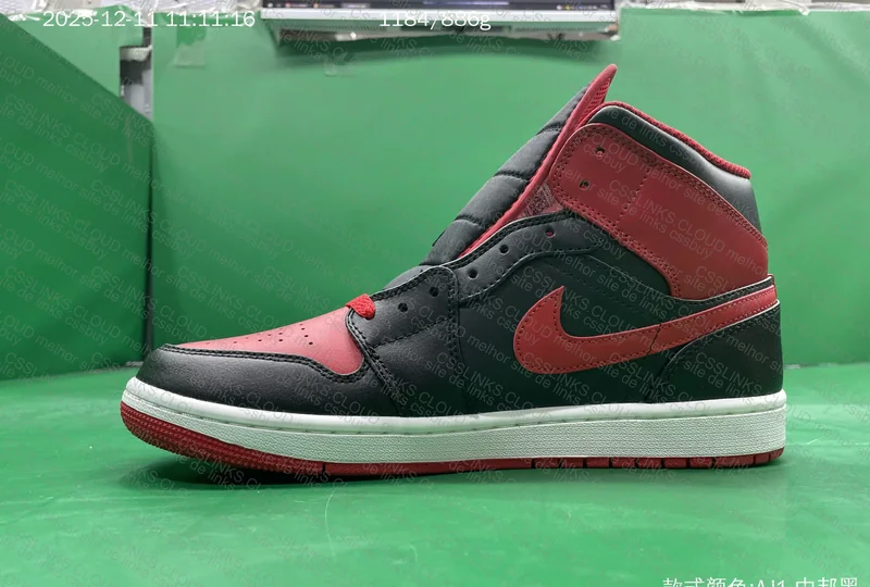 Jordan 1 Mid Alternated Bred 4