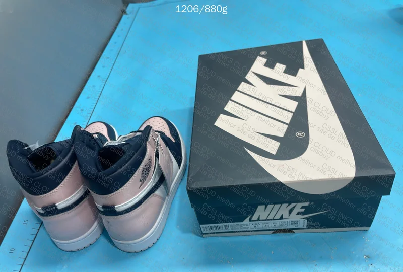 Jordan 1 Mid Blind Box 'Stained Sole' 10